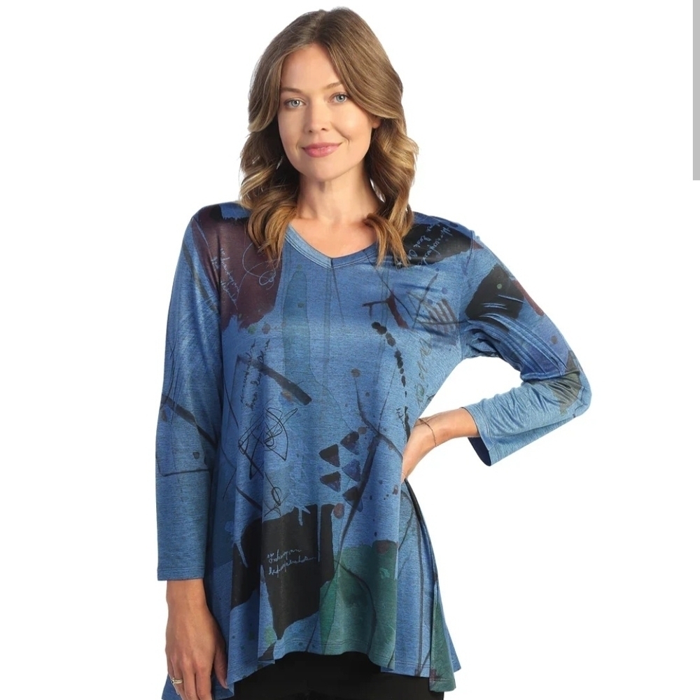 Jess and Jane Chic Blue Tunic Top with Flowing Design, Small